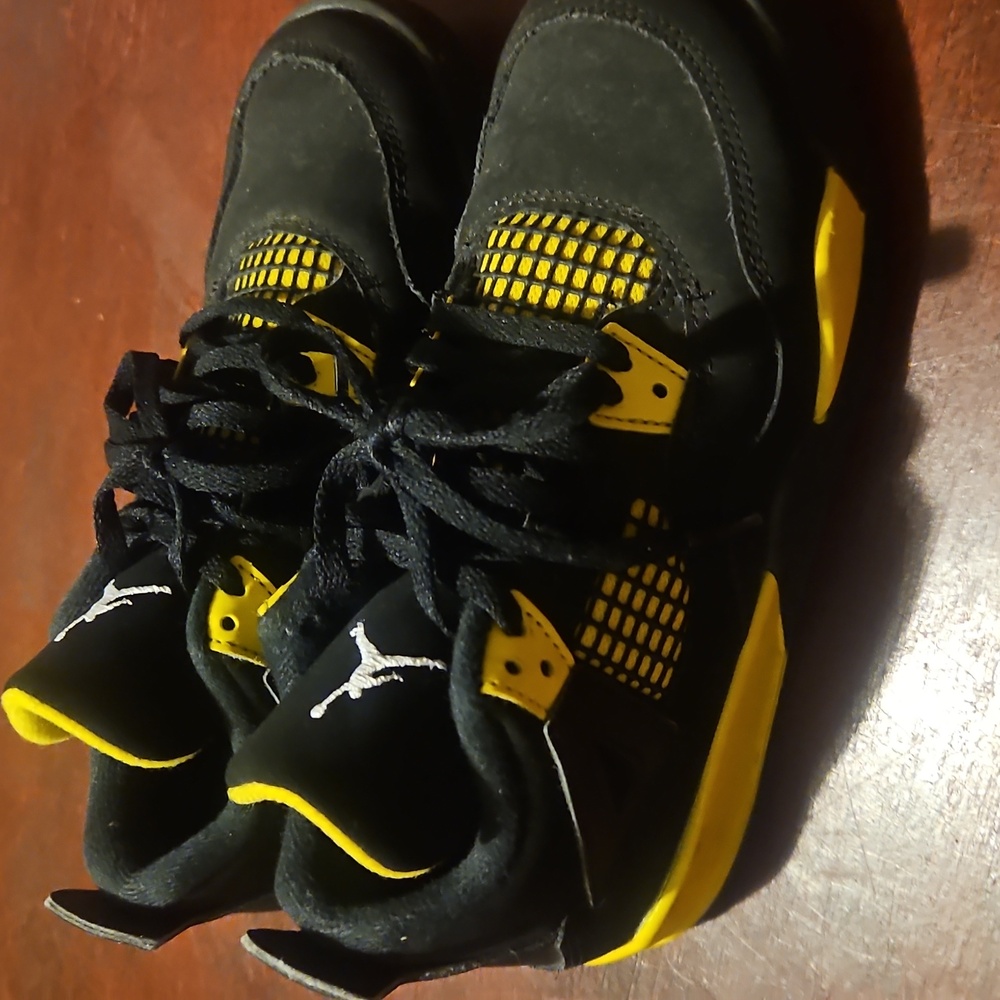 JORDAN 4THUNDER Blk/Yellow combo of leather & mesh jumpman logo tongue&heel